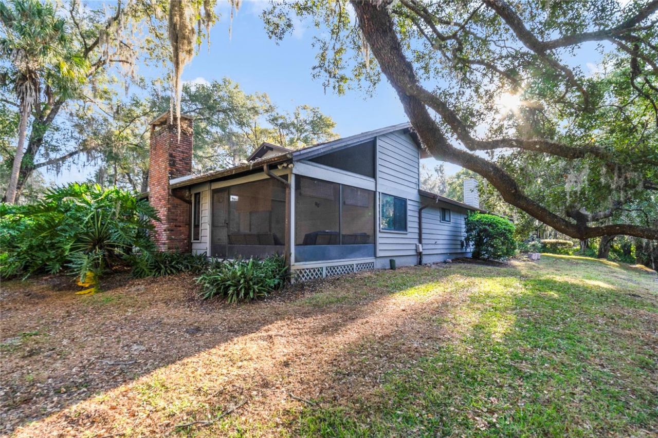 Photo 4 of 906 Village Green Rd, Deland, FL 32720