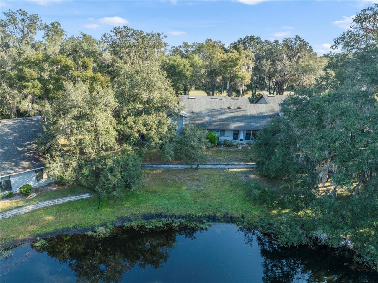 Photo 5 of 906 Village Green Rd, Deland, FL 32720