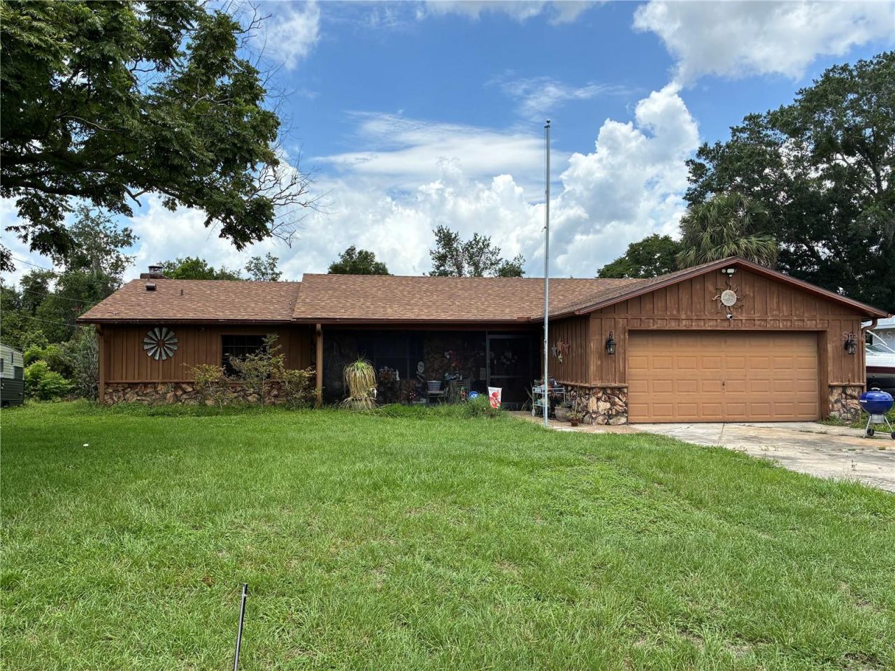 1940 W Nemo Dr, Deltona, FL 32725