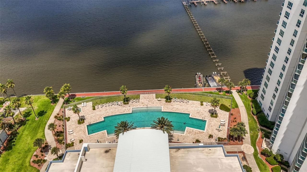 Photo 4 of 241 Riverside Dr #1806, Daytona Beach, FL 32117