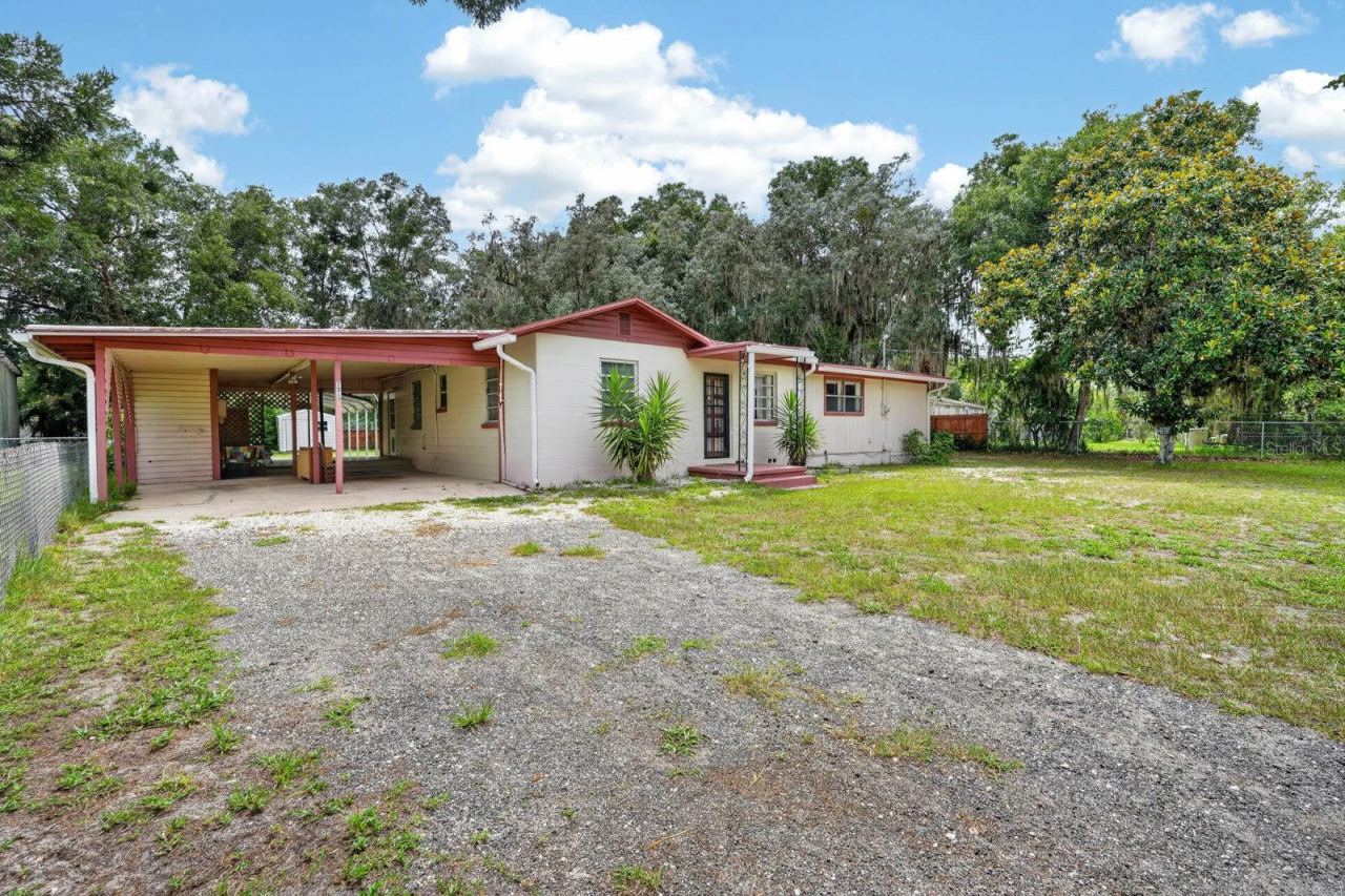 Photo 5 of 131 Dunn Ave, San Mateo, FL 32187