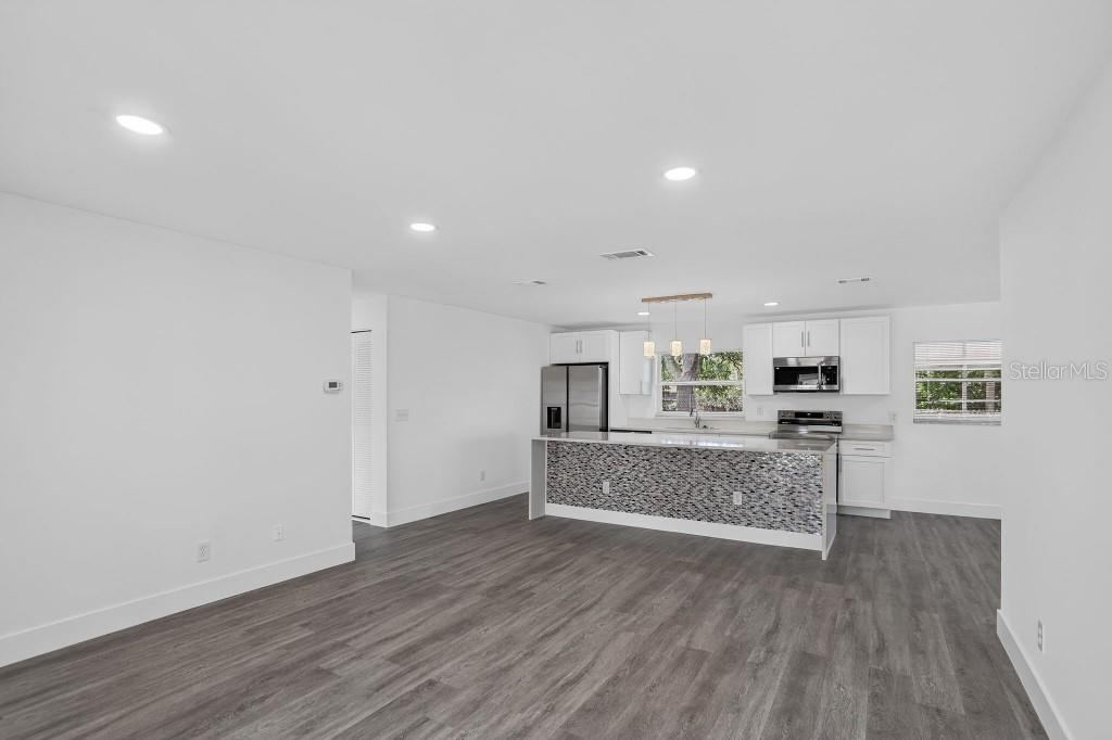 Photo 4 of 1013 Sullivan St, Deltona, FL 32725