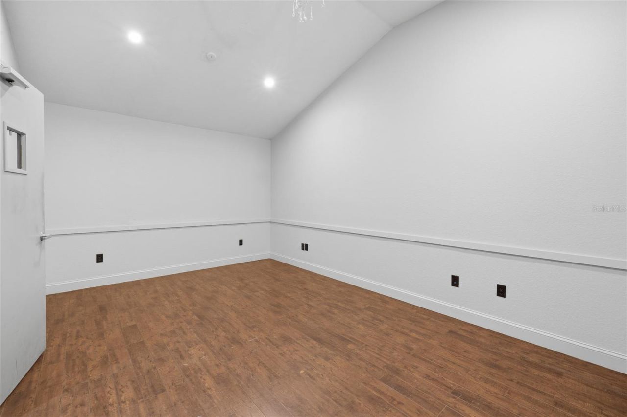 Photo 4 of 2250 N Volusia Ave, Orange City, FL 32763