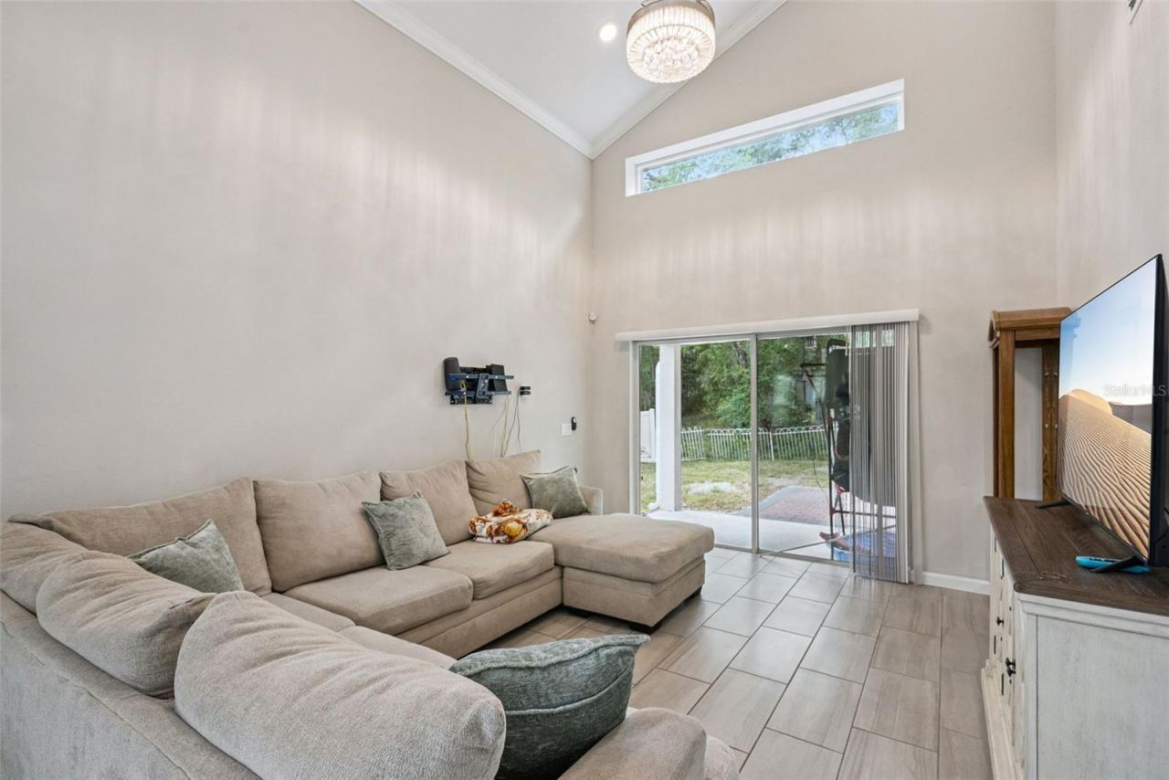 Photo 4 of 500 E Euclid Ave, Deland, FL 32724