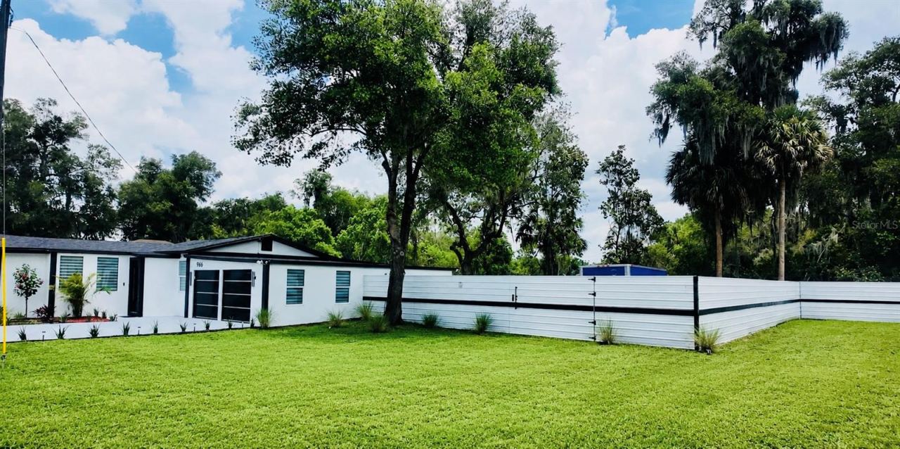 Photo 4 of 966 Clover St, Deland, FL 32720