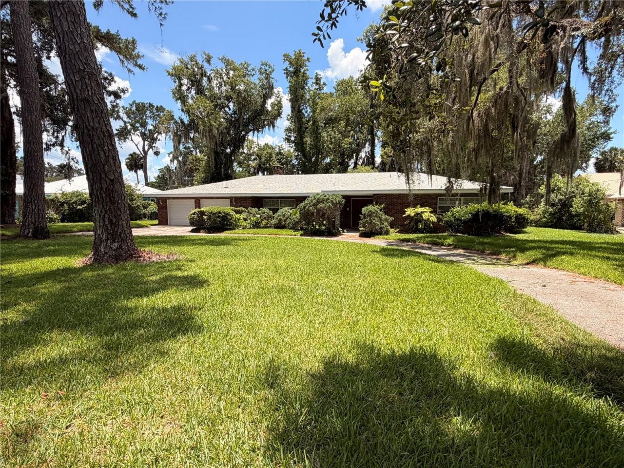 Photo 4 of 1940 Alice Dr, Astor, FL 32102