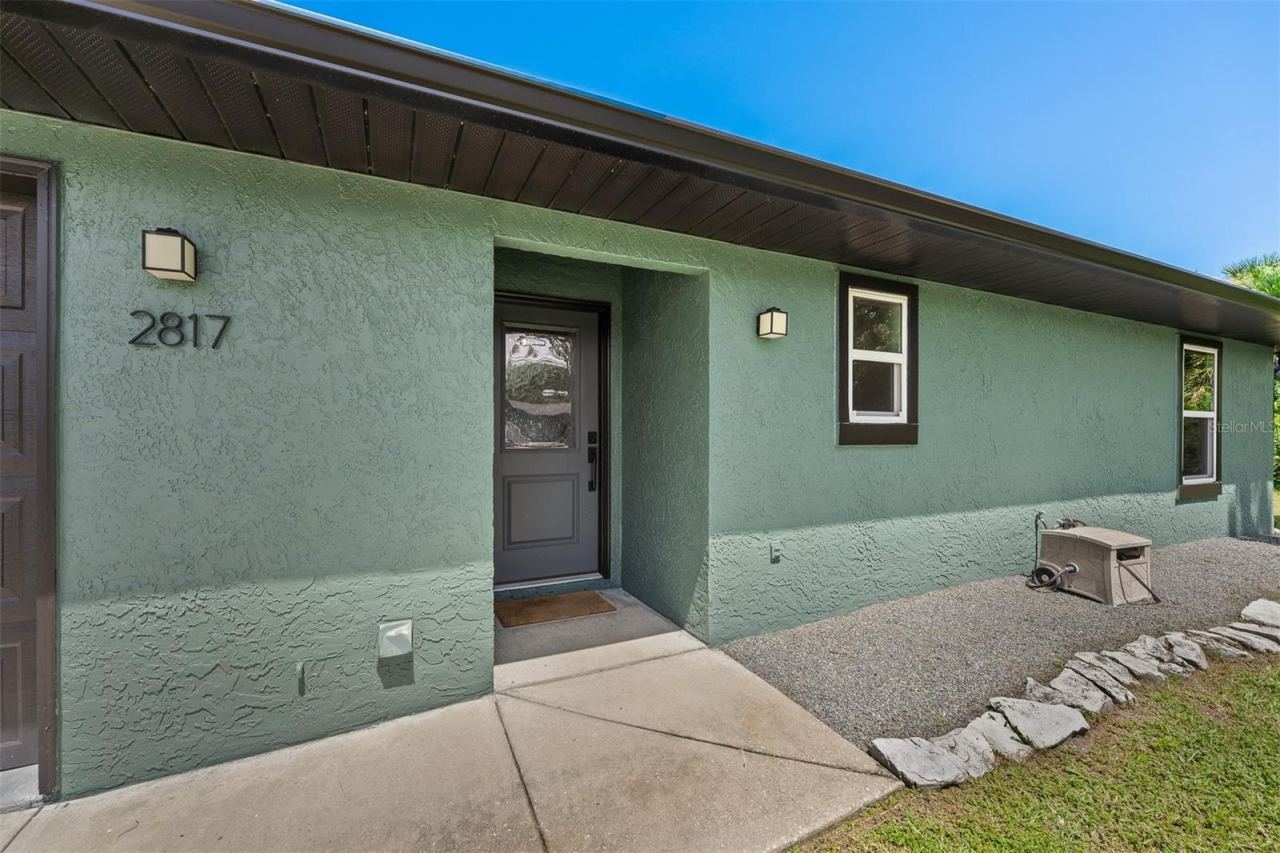 Photo 4 of 2817 Yule Tree Dr, Edgewater, FL 32141
