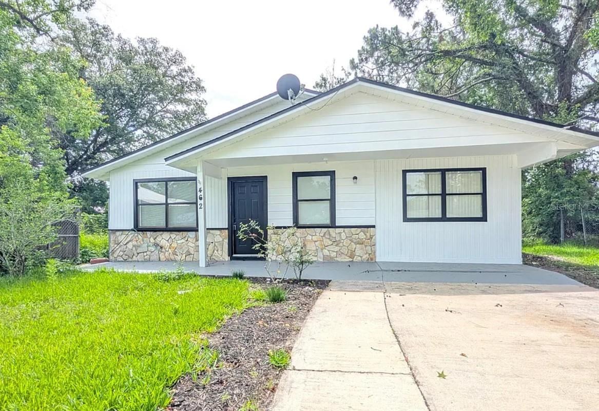 Photo 2 of 462 Sally St, Green Cove Springs, FL 32043