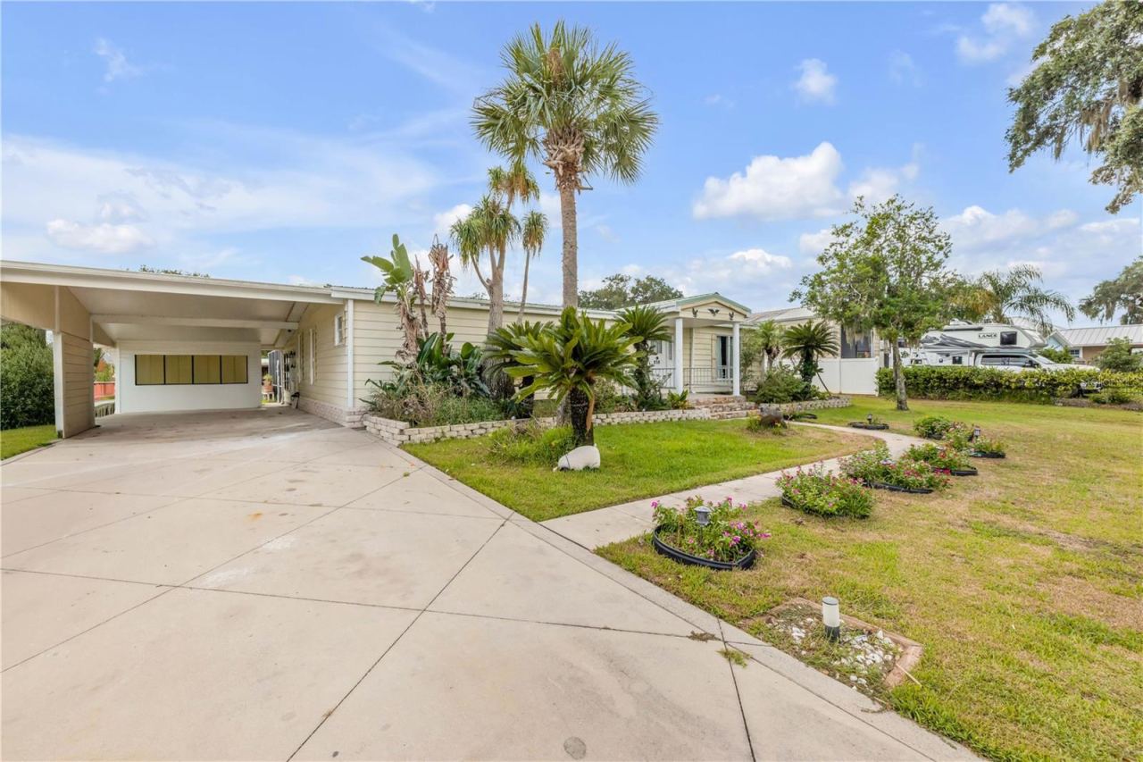 Photo 5 of 215 Gary Ave, Oak Hill, FL 32759