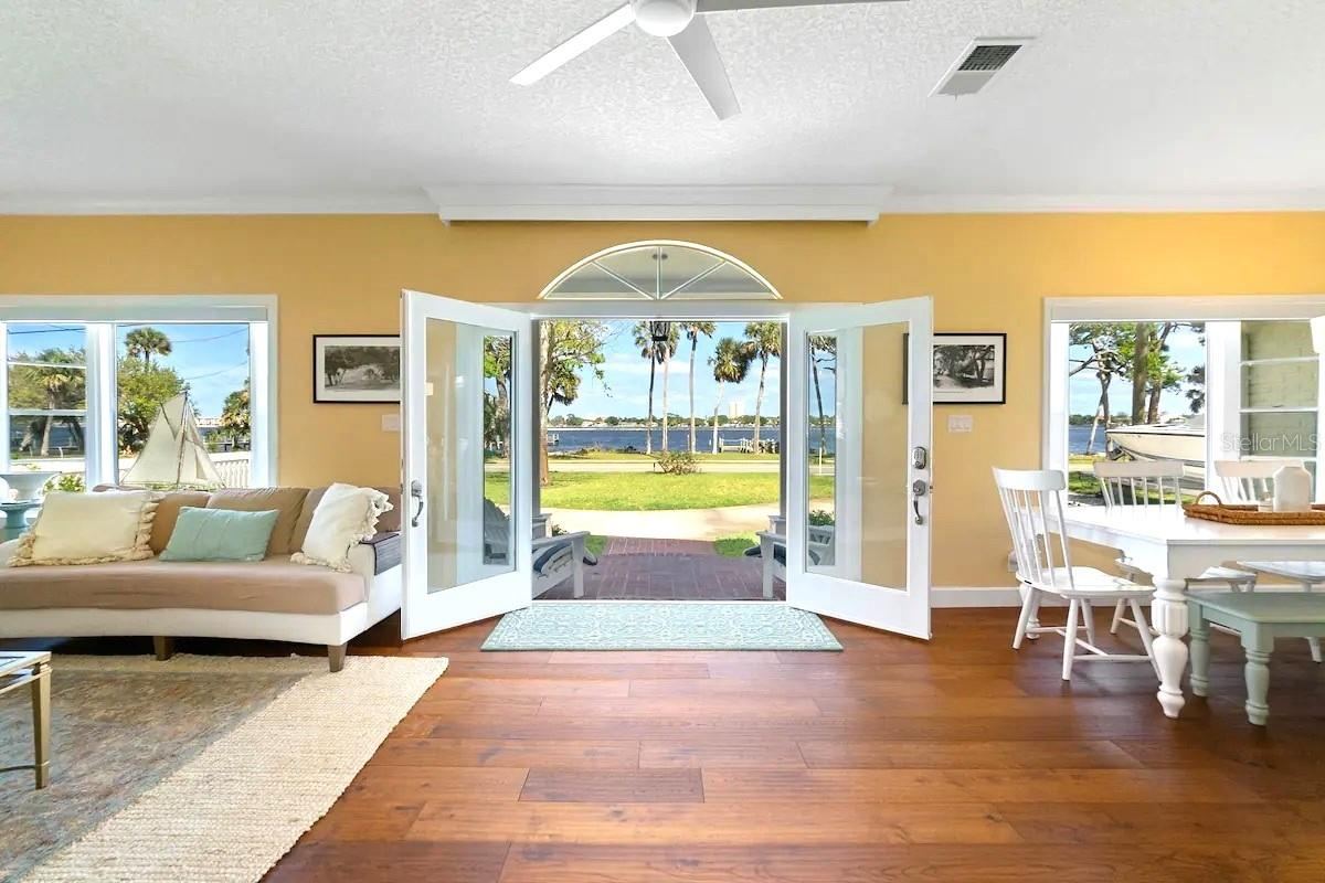 Photo 4 of 1426 Riverside Dr, Daytona Beach, FL 32117