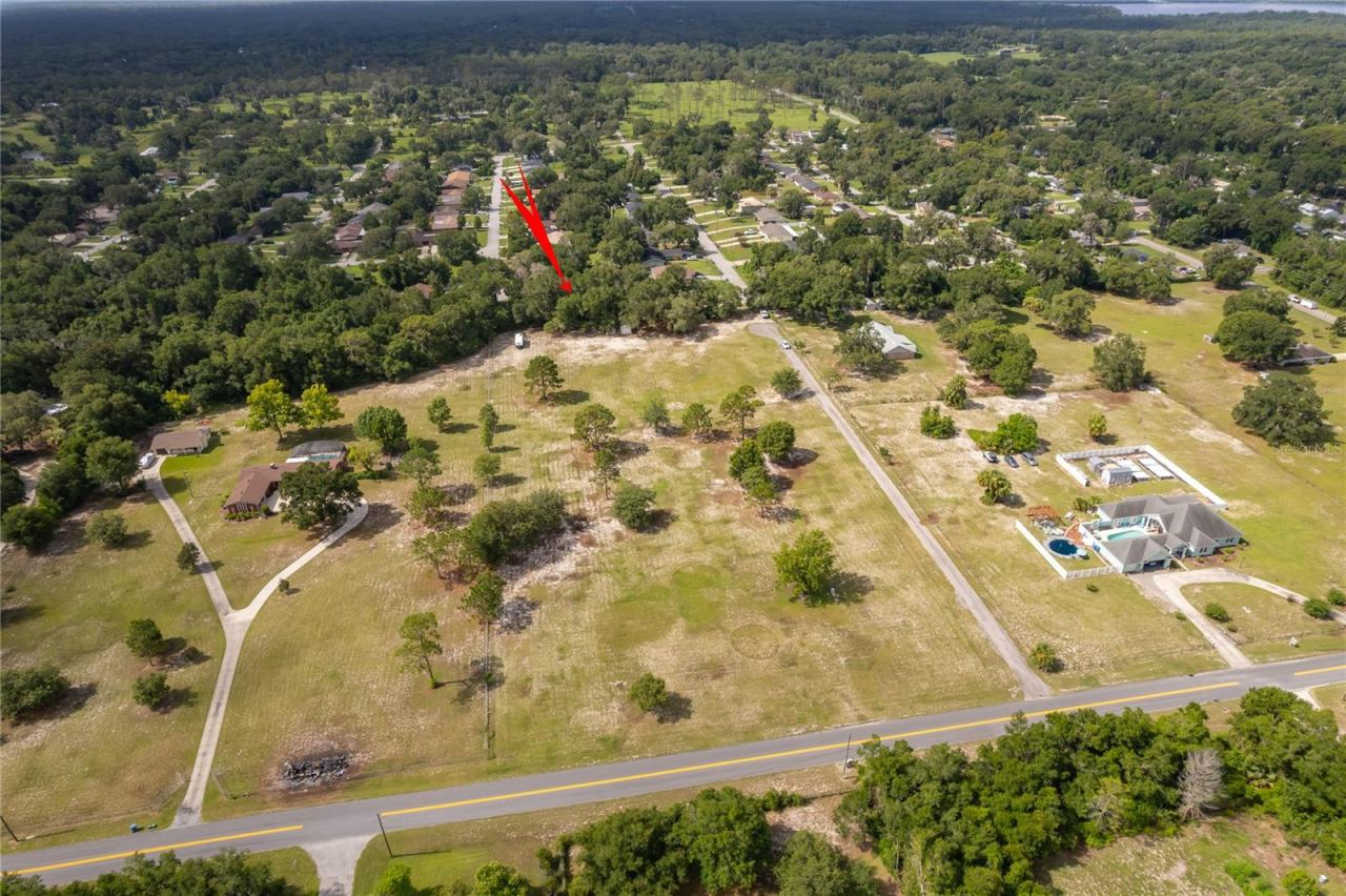 Photo 5 of 1431 S Montgomery St, Deland, FL 32720