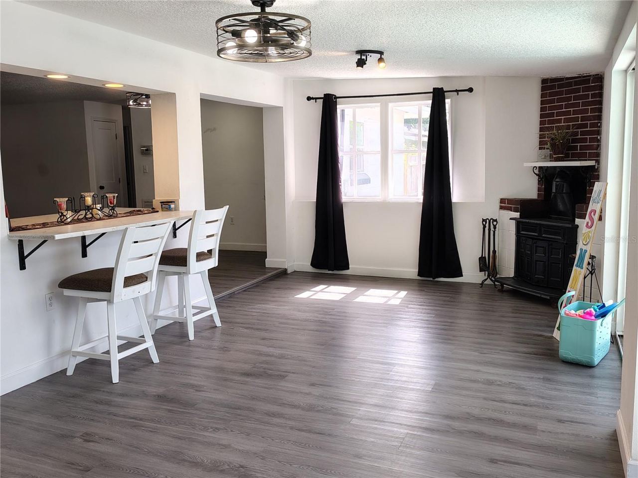 Photo 4 of 415 E Beresford Ave, Deland, FL 32724