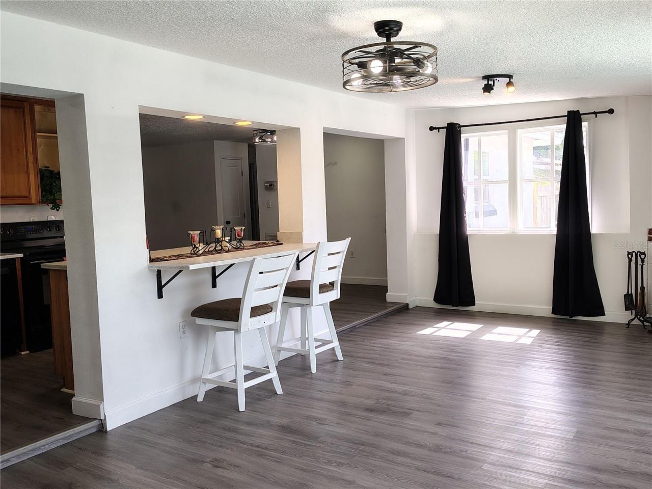 Photo 5 of 415 E Beresford Ave, Deland, FL 32724