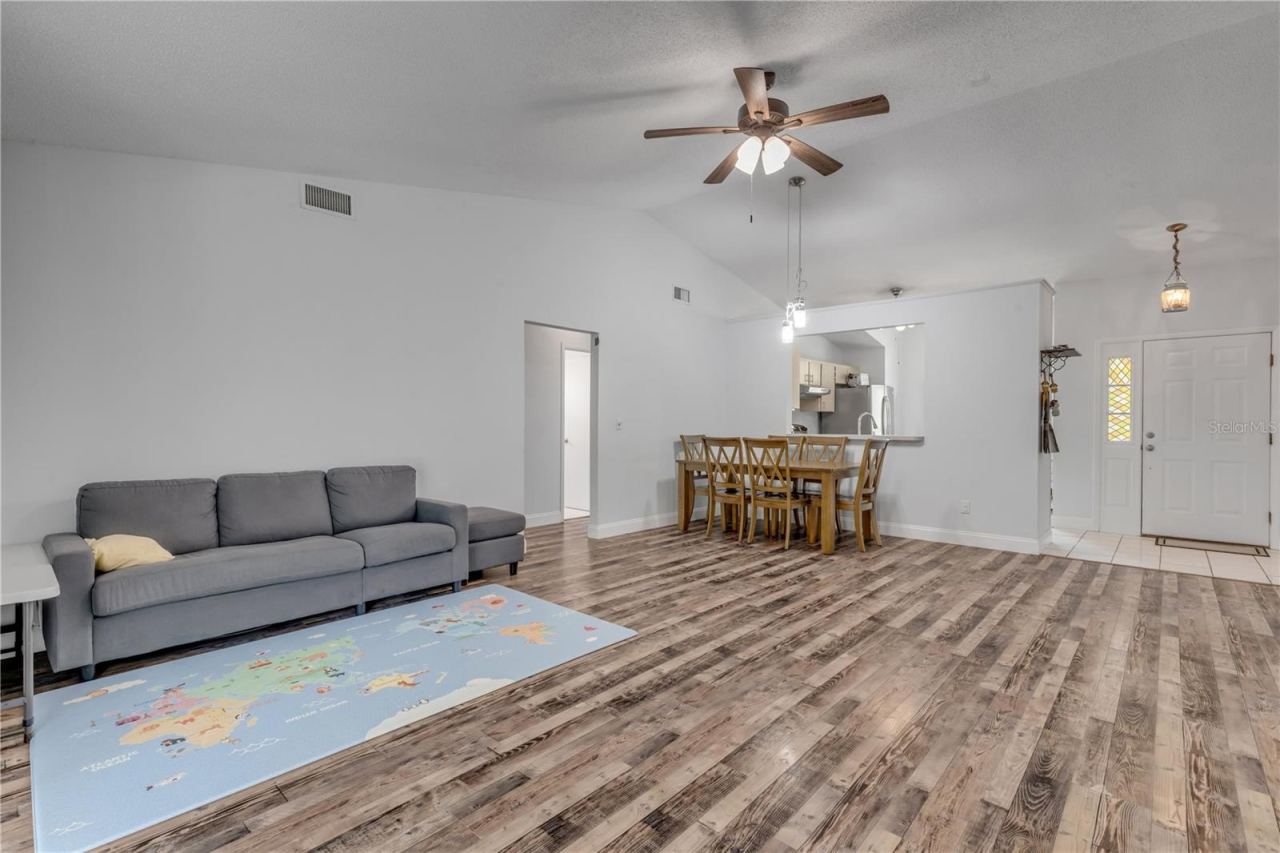 Photo 4 of 886 Andken Ln, Port Orange, FL 32127