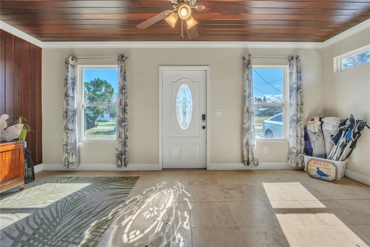 Photo 4 of 135 Park Ave, Daytona Beach, FL 32118