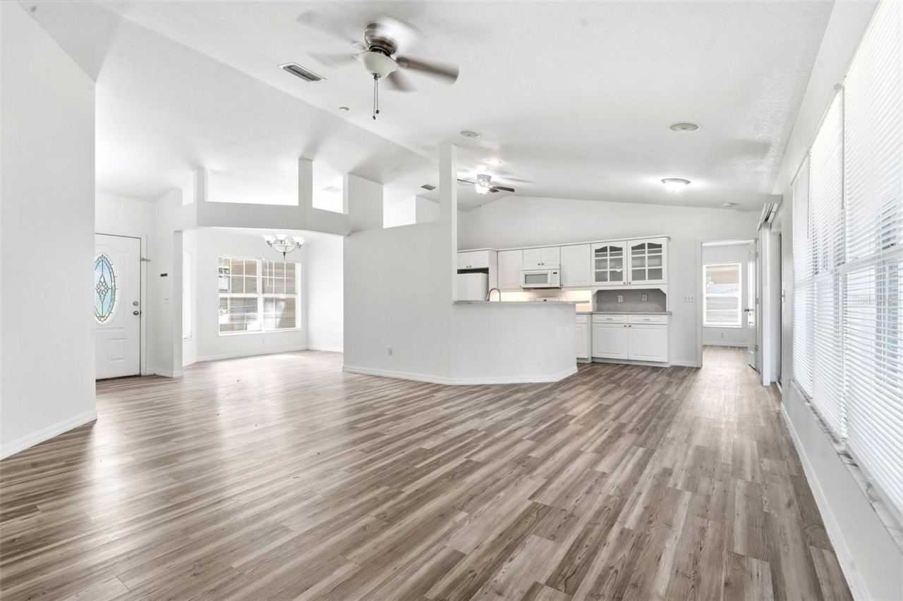 Photo 4 of 3128 Mango Tree Dr, Edgewater, FL 32141