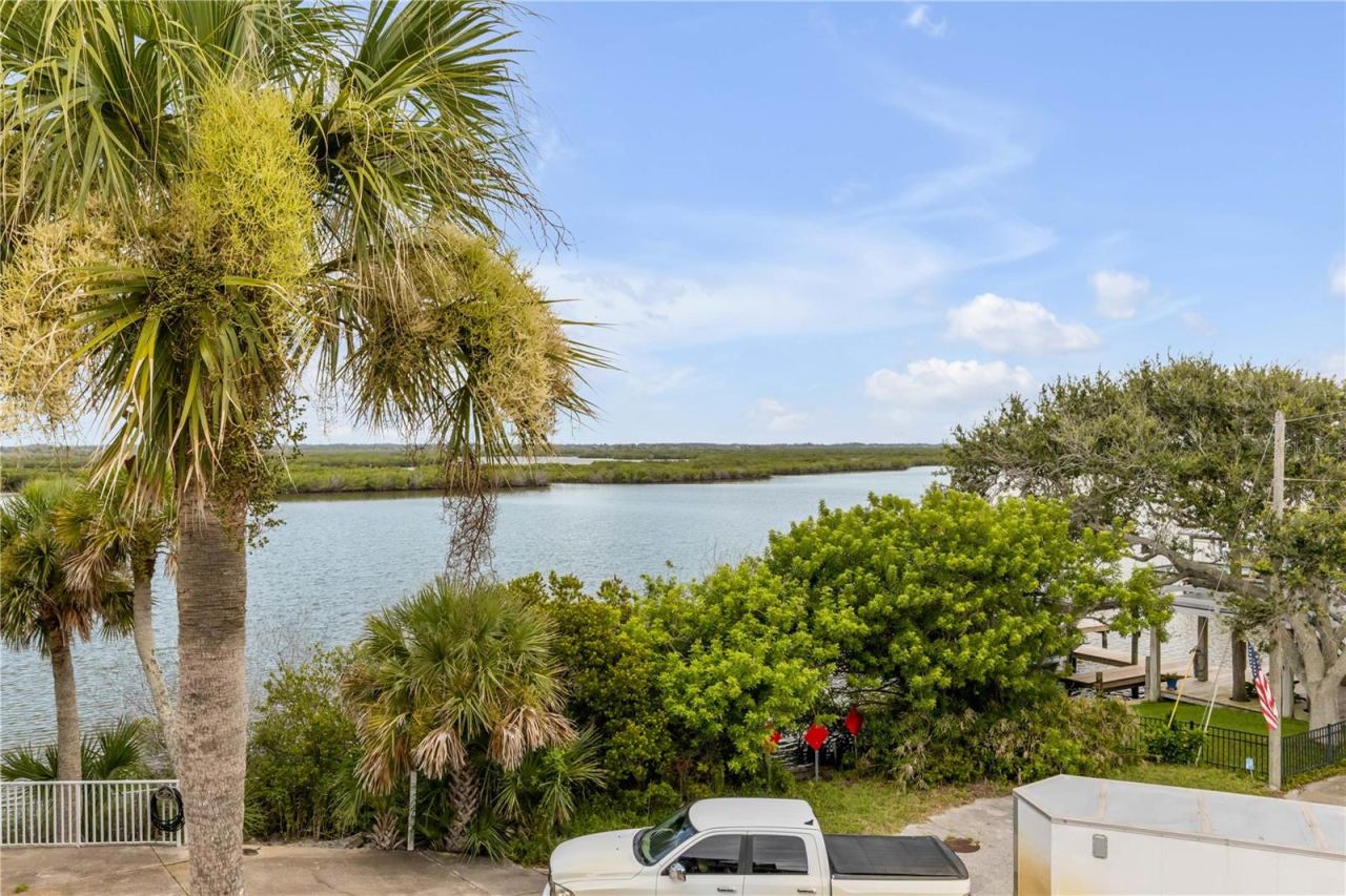 Photo 4 of 830 Eel Ave, New Smyrna Beach, FL 32169