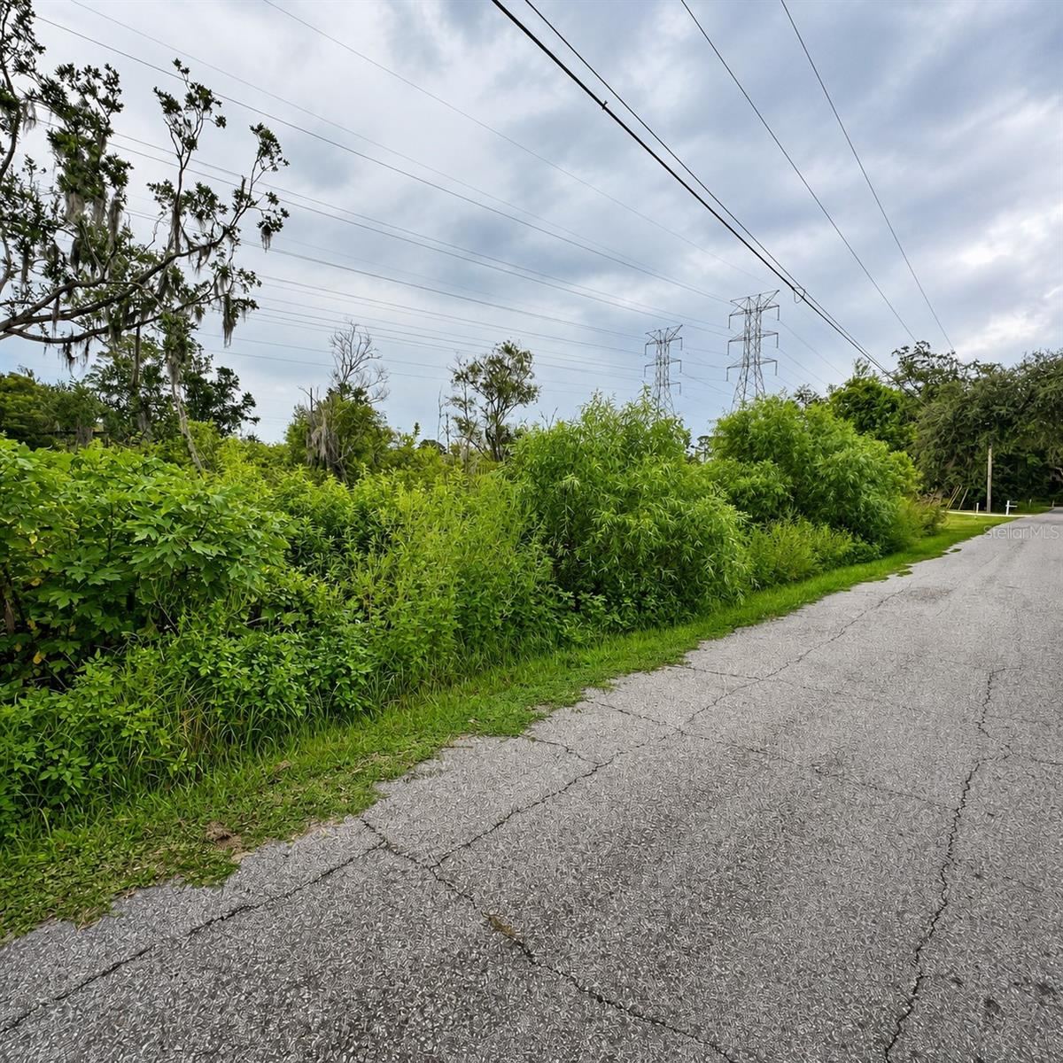 Photo 4 of 274 Toms Rd, Debary, FL 32713