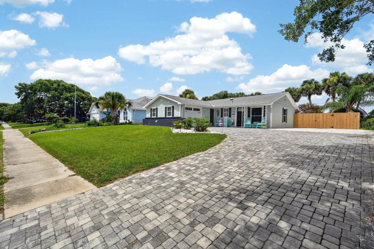 Photo 4 of 4503 Saxon Dr, New Smyrna Beach, FL 32169