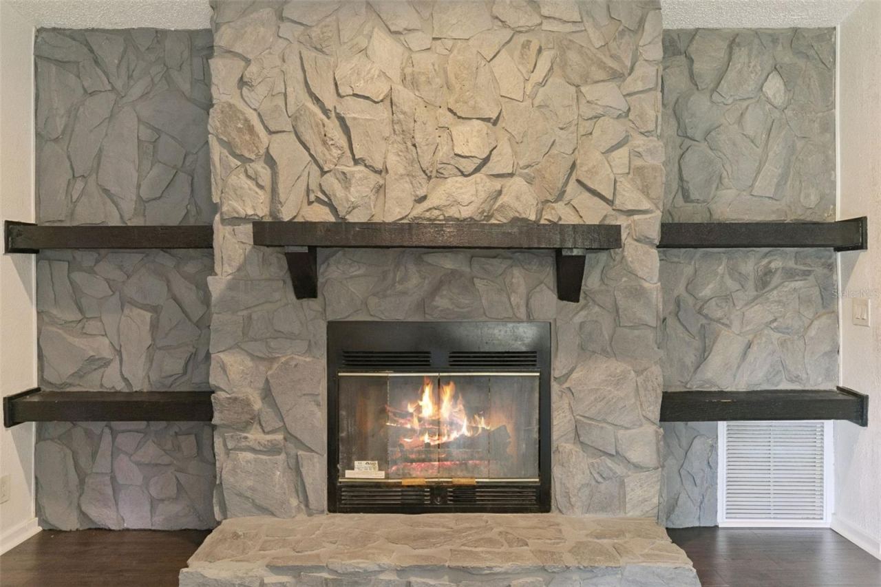 Photo 5 of 129 Patrician Pl, Satsuma, FL 32189