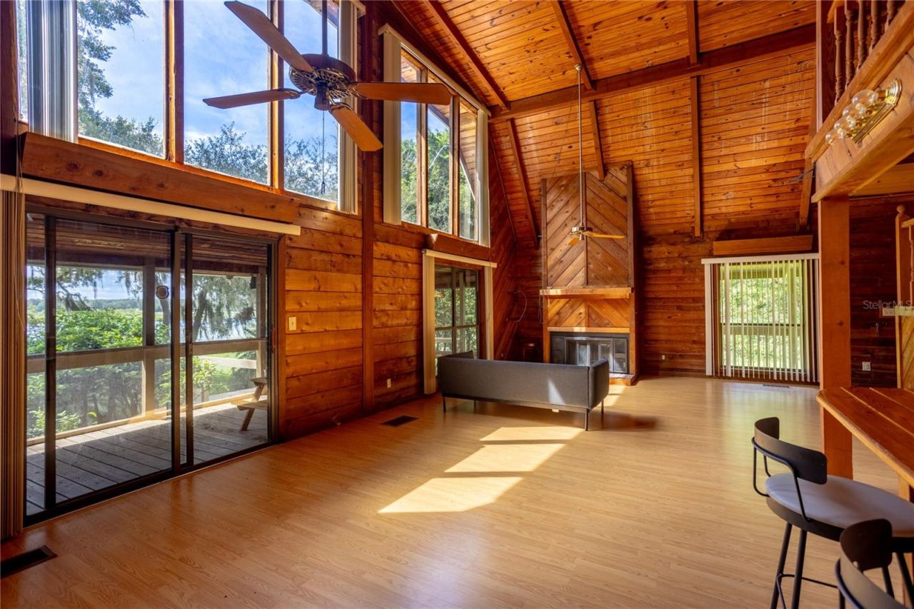 Photo 4 of 122 Cowpen Ln, Hawthorne, FL 32640