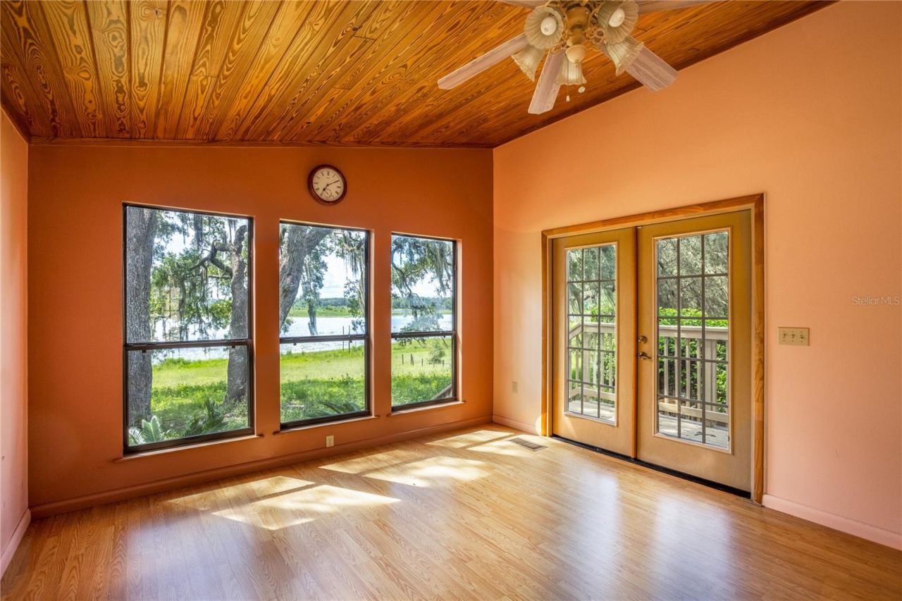 Photo 5 of 122 Cowpen Ln, Hawthorne, FL 32640