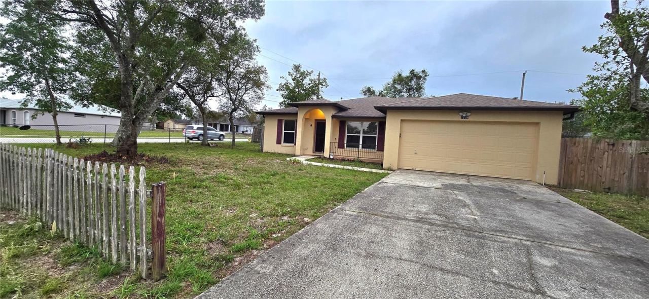 Photo 4 of 2729 Sweet Springs St, Deltona, FL 32738