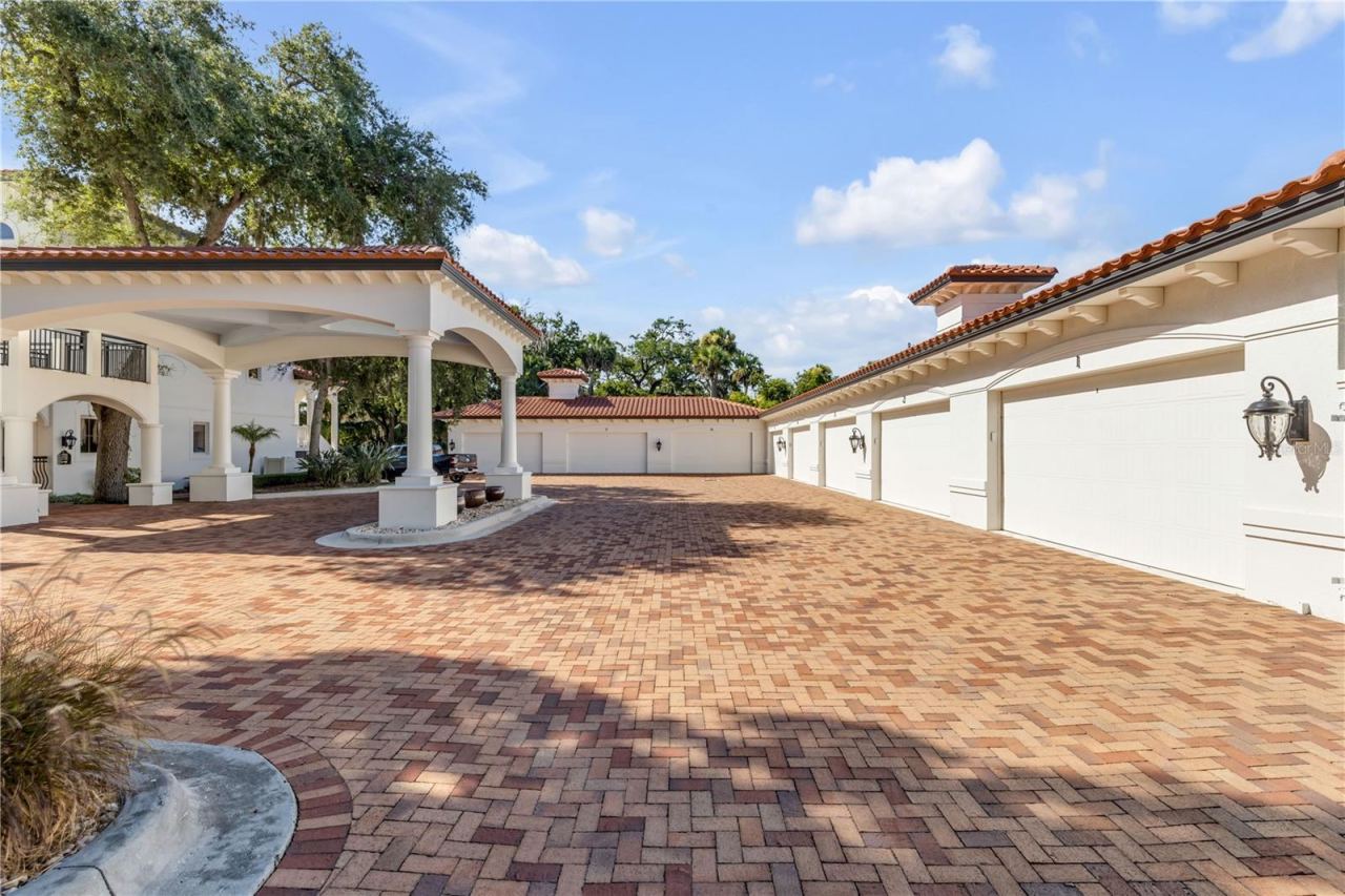 Photo 5 of 5090 Riverside Dr #105, Port Orange, FL 32127