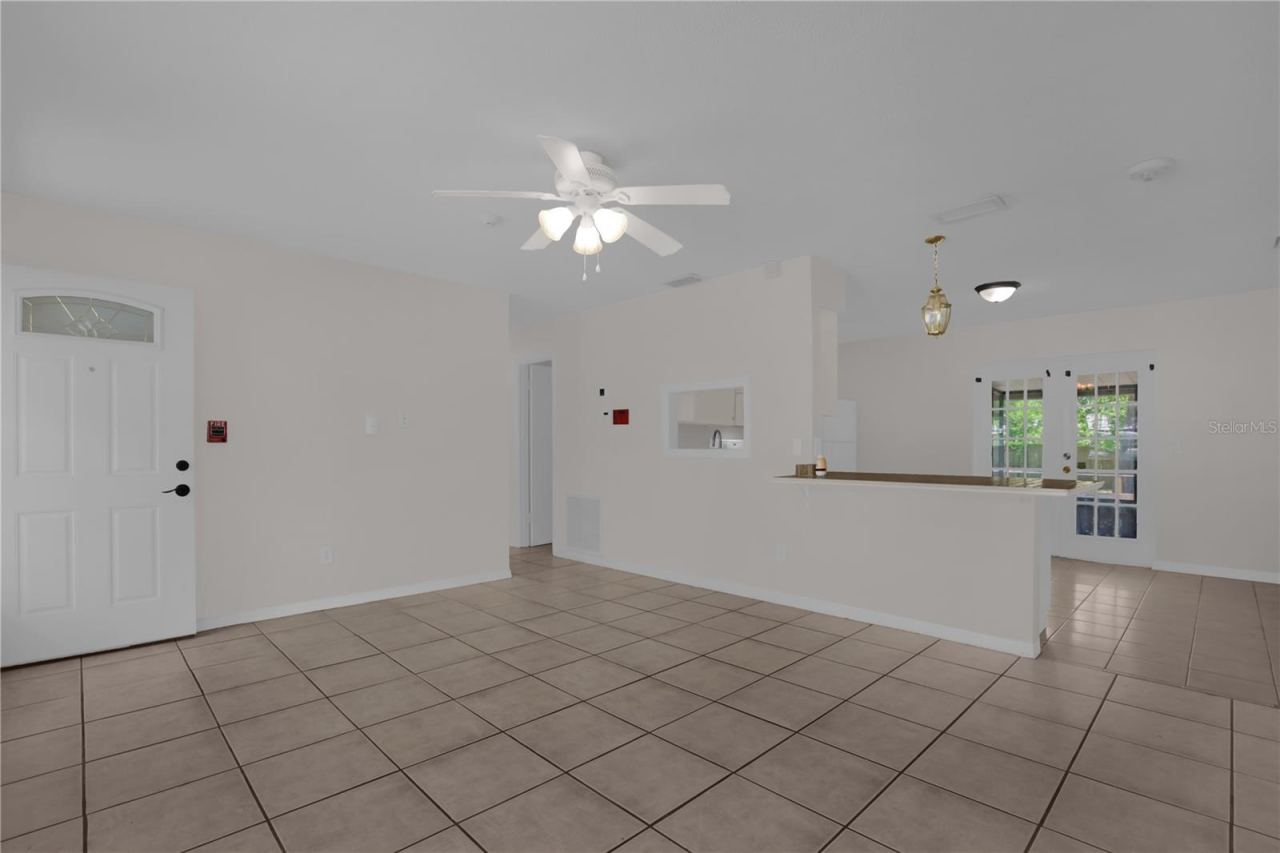 Photo 4 of 1349 E Wisconsin Ave, Deland, FL 32724