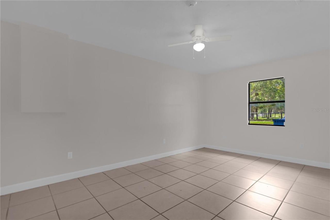 Photo 5 of 1349 E Wisconsin Ave, Deland, FL 32724
