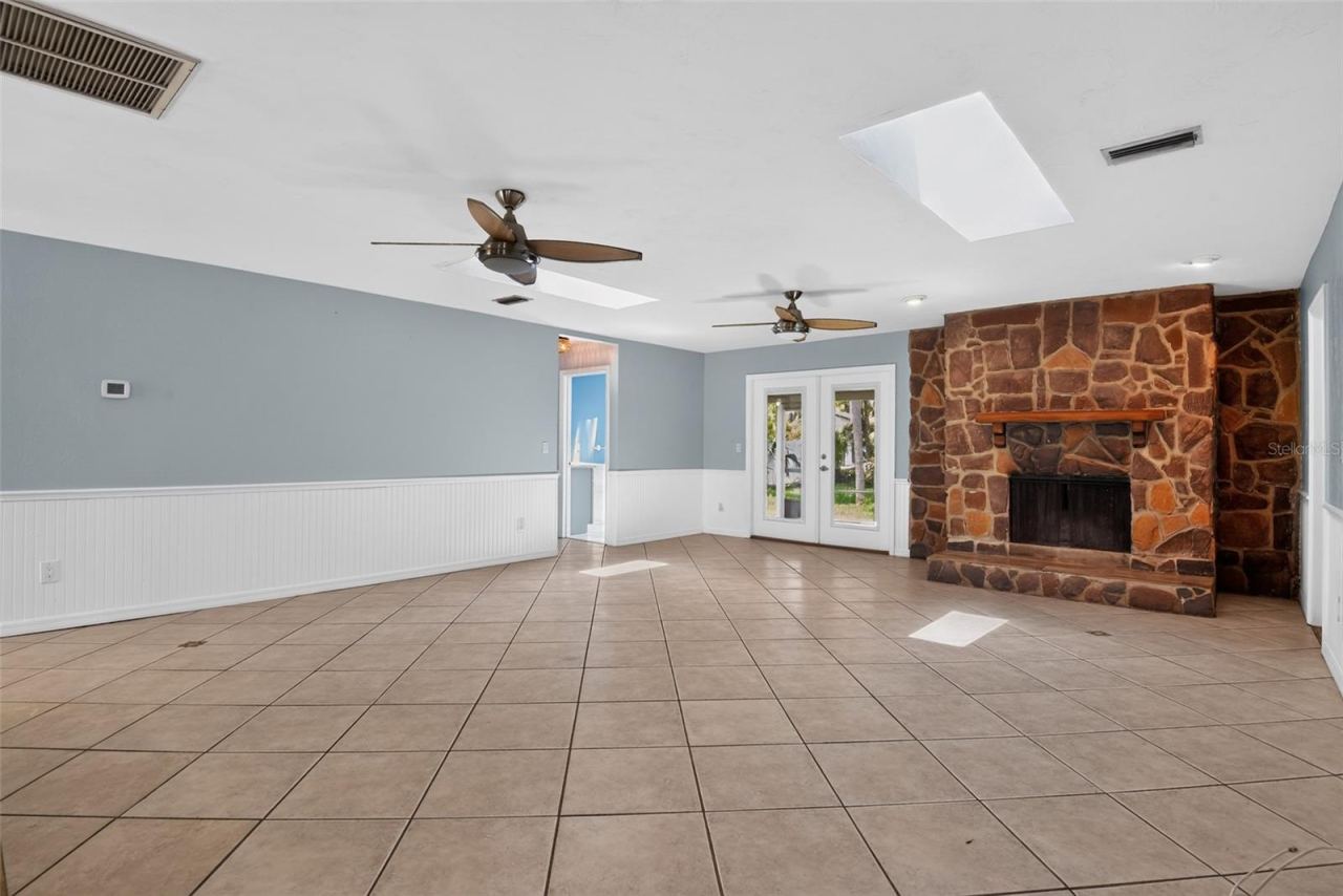 Photo 5 of 408 Palm Ave, Ormond Beach, FL 32174