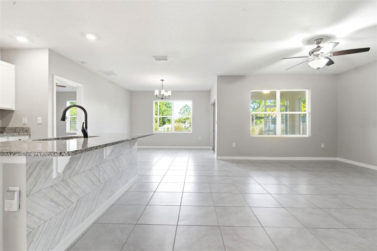 Photo 5 of 895 Lazio Cir, Debary, FL 32713