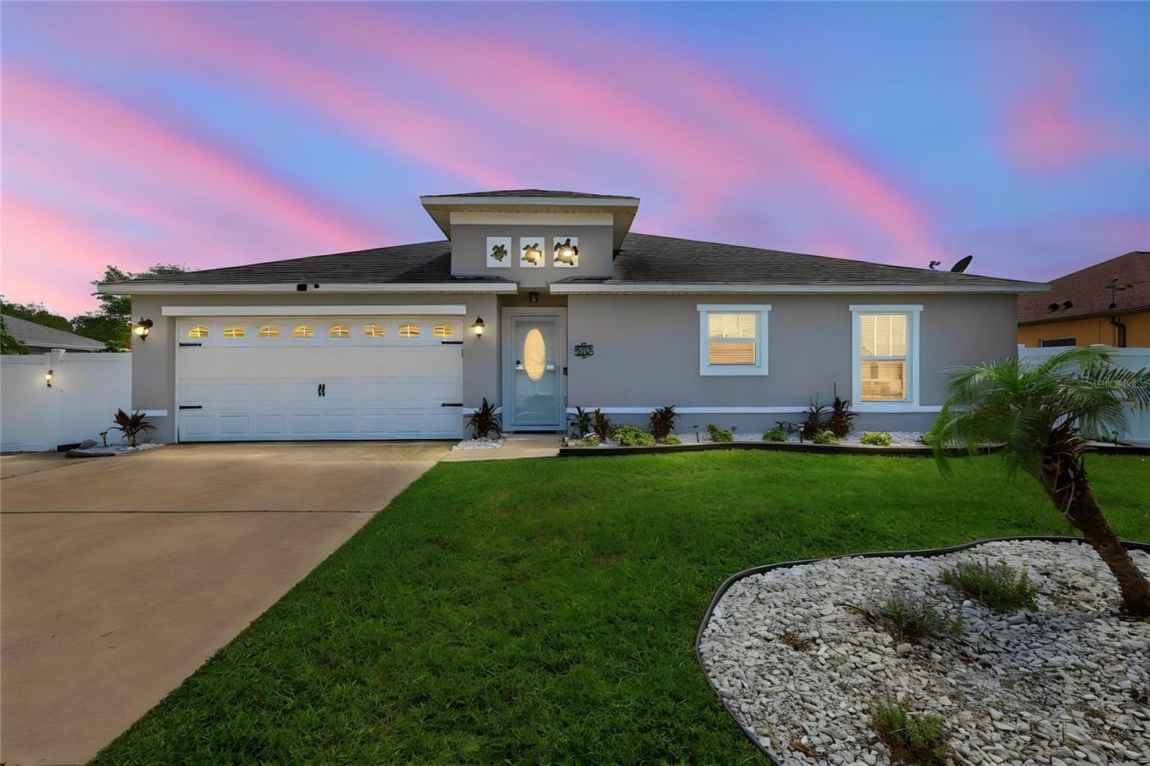 Photo 3 of 36 Royal Palm Ln, Palm Coast, FL 32164