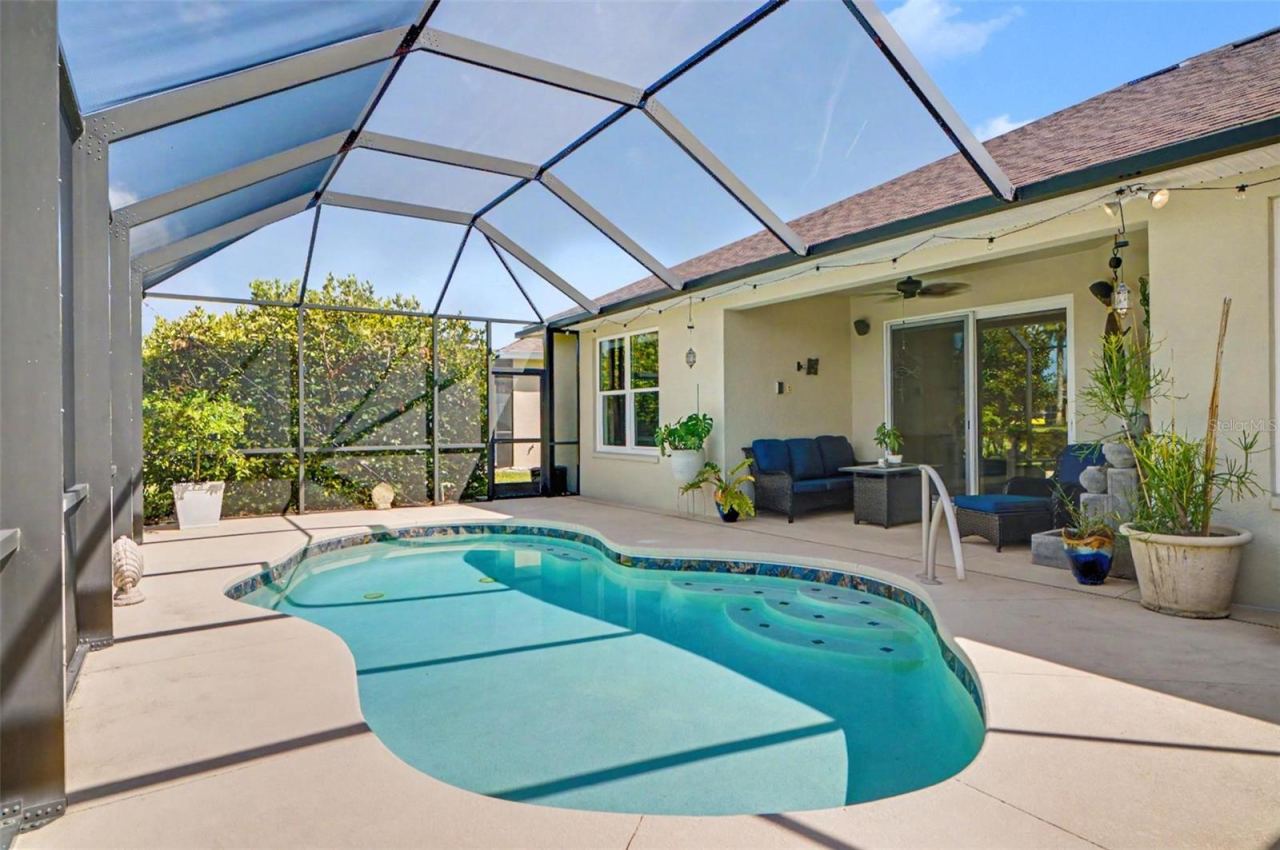 Photo 2 of 40 Graham Woods Pl, Palm Coast, FL 32137