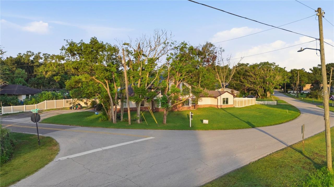 Photo 5 of 212 Pleasant St, Lake Helen, FL 32744
