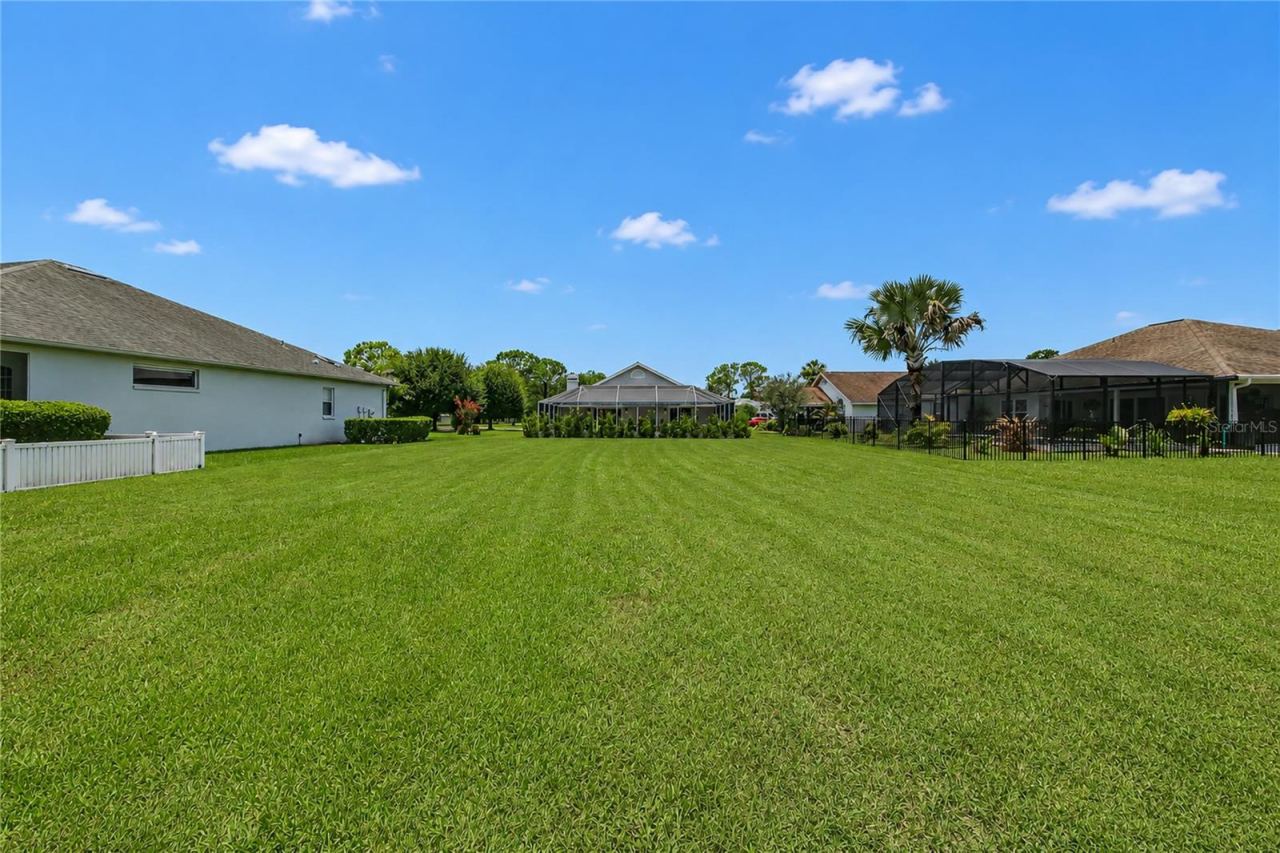 Photo 4 of 2013 Beaver Creek Dr, Port Orange, FL 32128