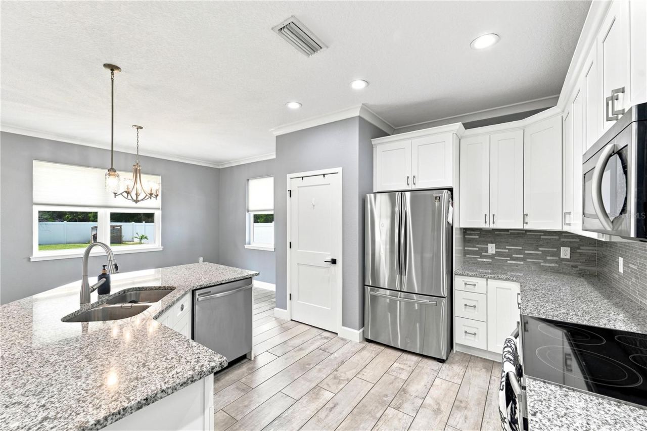 Photo 4 of 125 Longwood Dr, Osteen, FL 32764