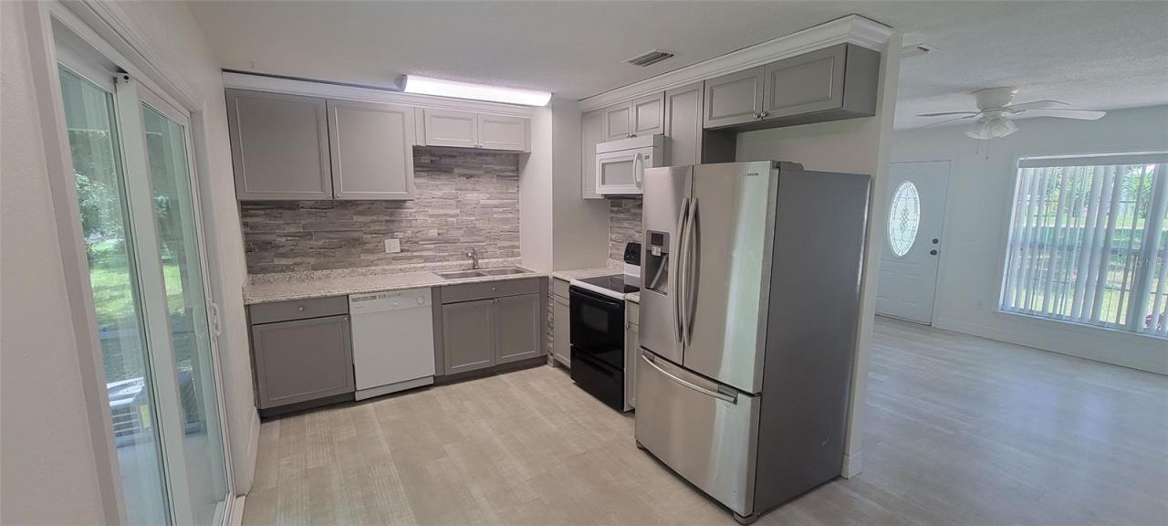 Photo 5 of 1965 Manor Way, Deland, FL 32720