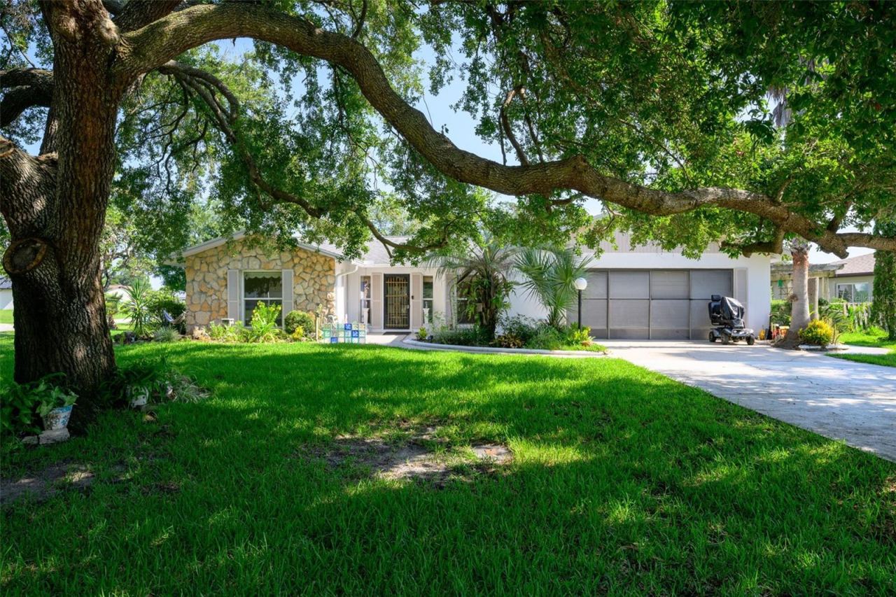 Photo 2 of 30 Fernham Ln, Palm Coast, FL 32137