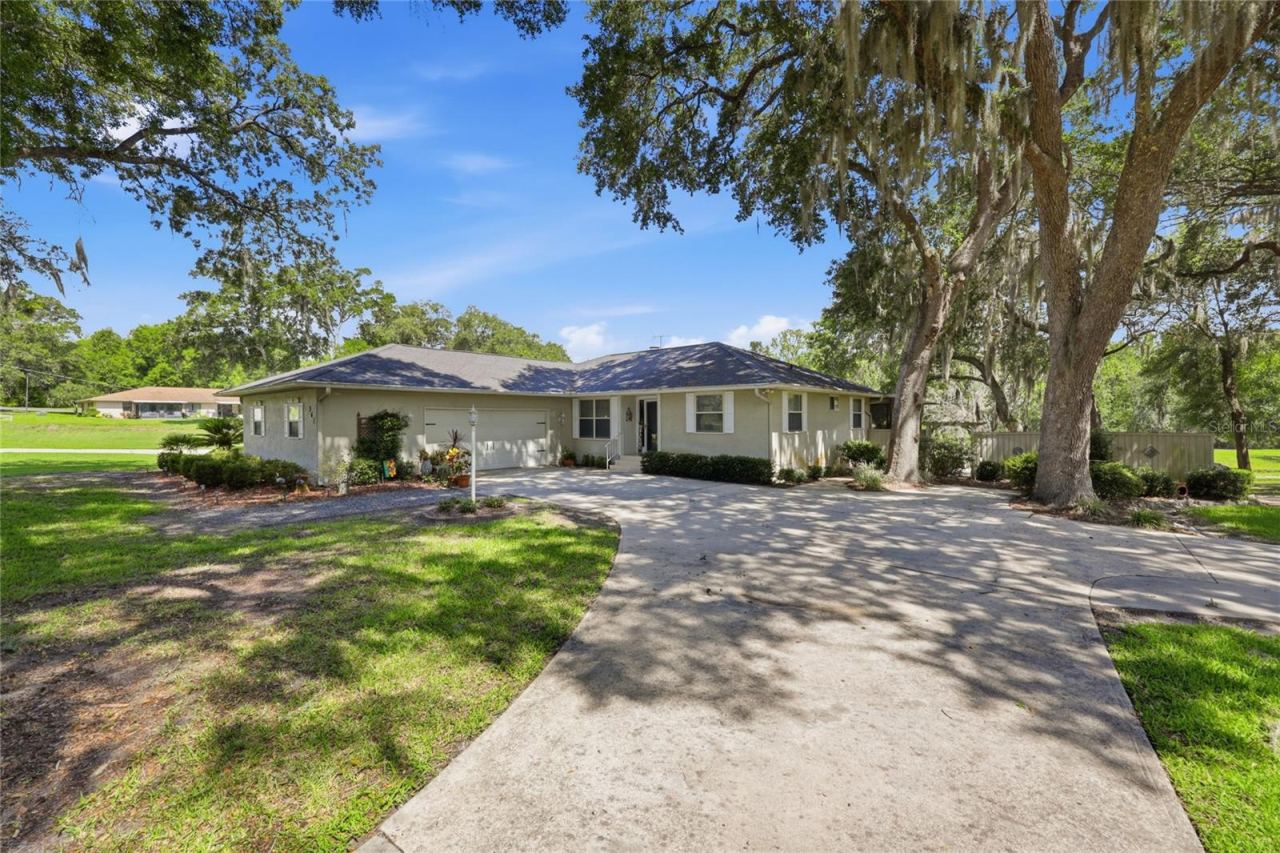 Photo 4 of 561 Se 28th St, Melrose, FL 32666