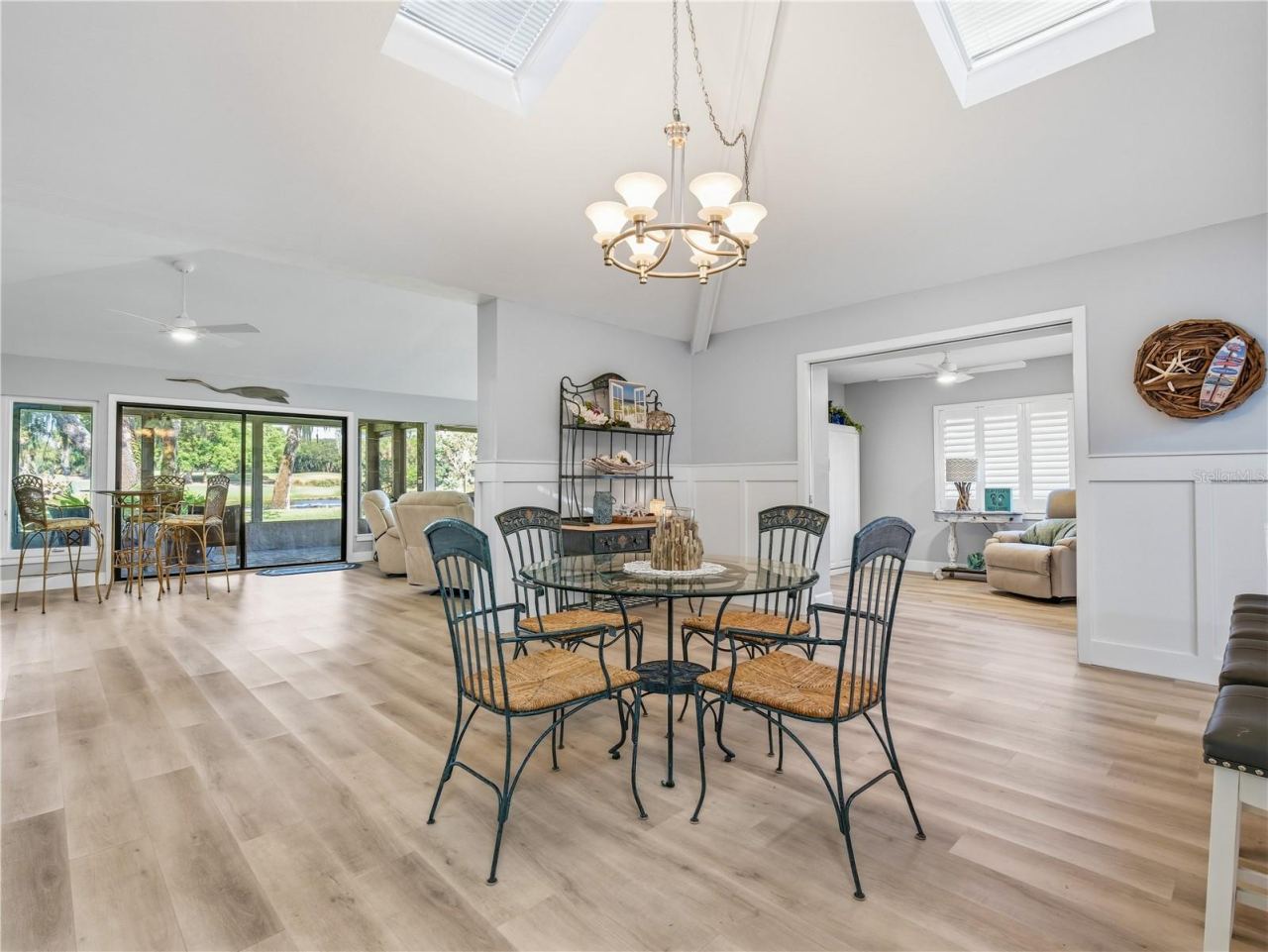 Photo 5 of 214 Canterbury Cir, New Smyrna Beach, FL 32168
