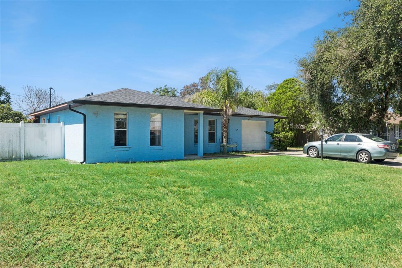 Photo 2 of 1065 Falcon St, Deltona, FL 32725
