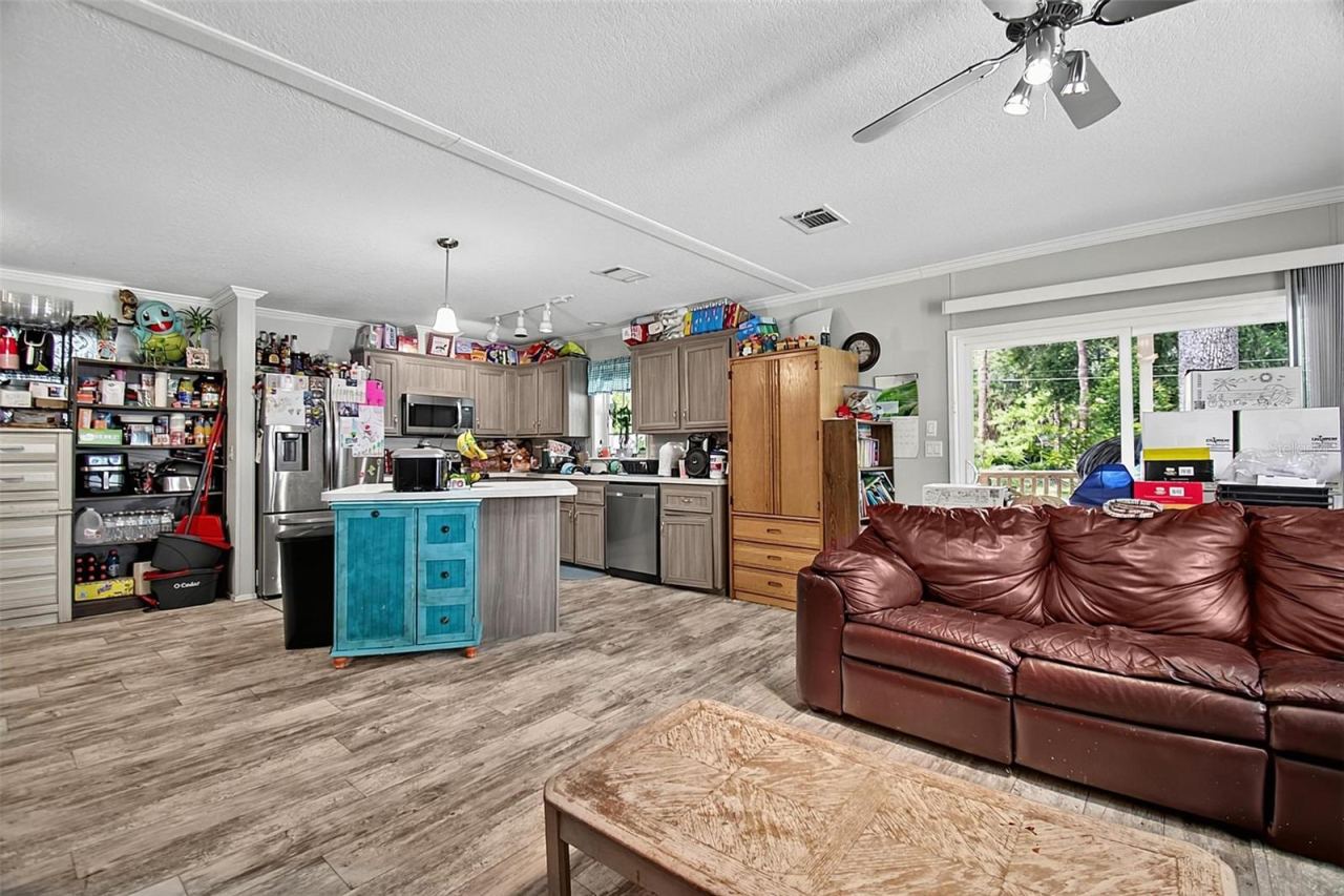 Photo 4 of 123 Magnolia Dr, Satsuma, FL 32189