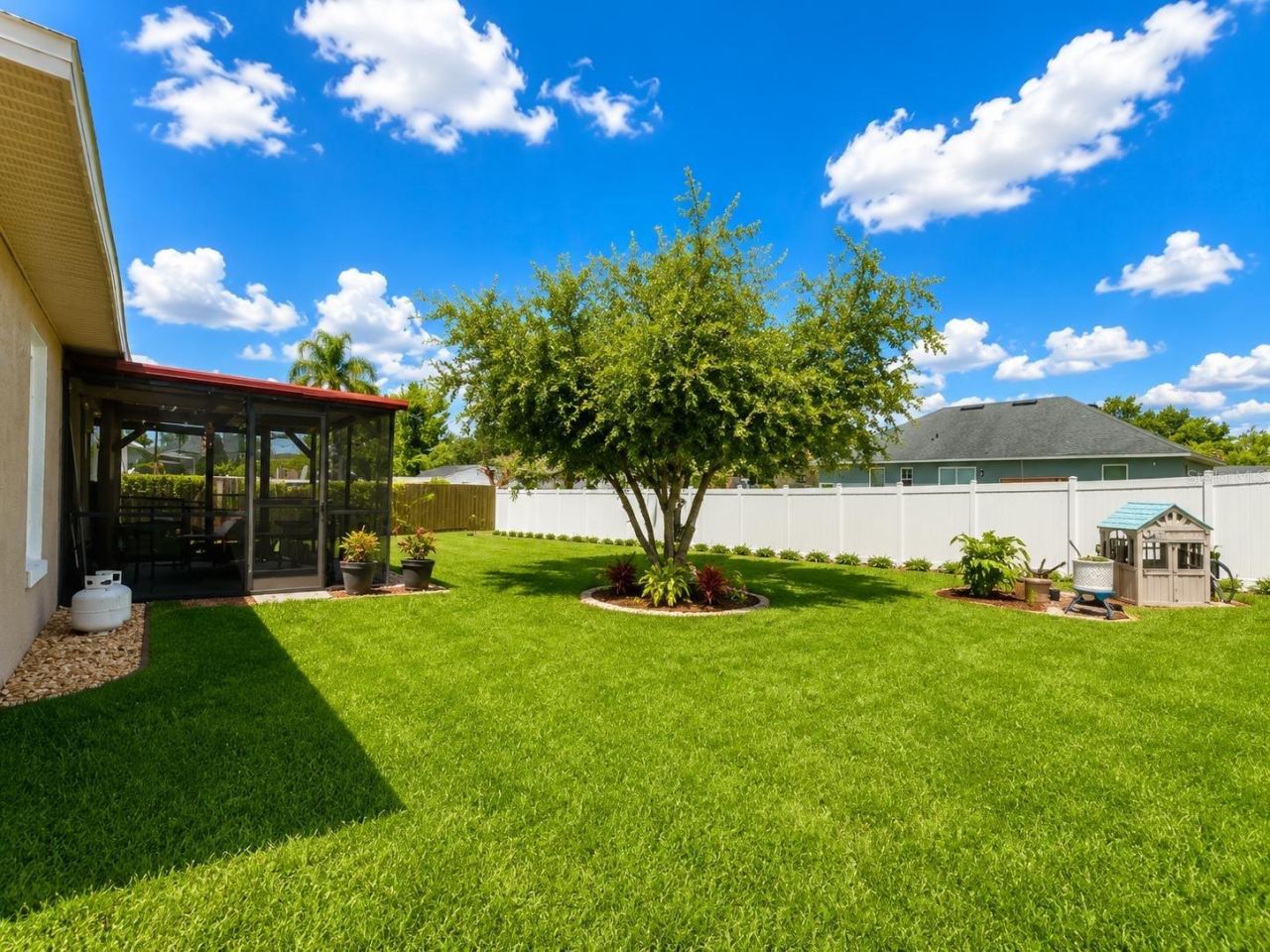 Photo 4 of 2333 Ainsworth Ave, Deltona, FL 32738