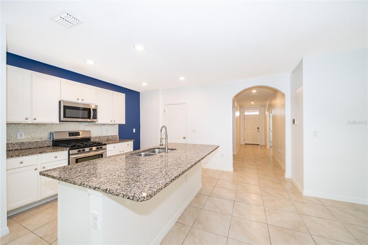 Photo 4 of 239 Lazio Cir, Debary, FL 32713