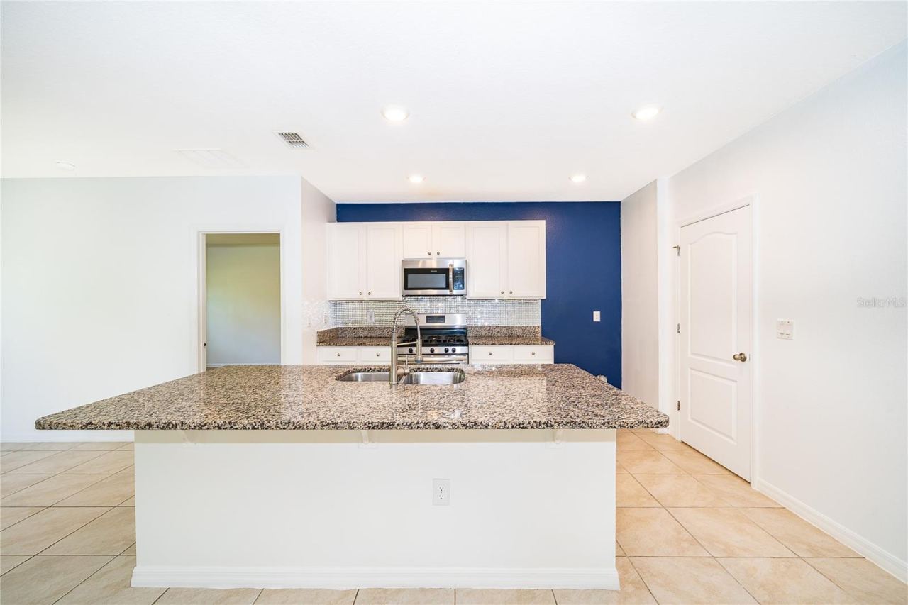 Photo 5 of 239 Lazio Cir, Debary, FL 32713