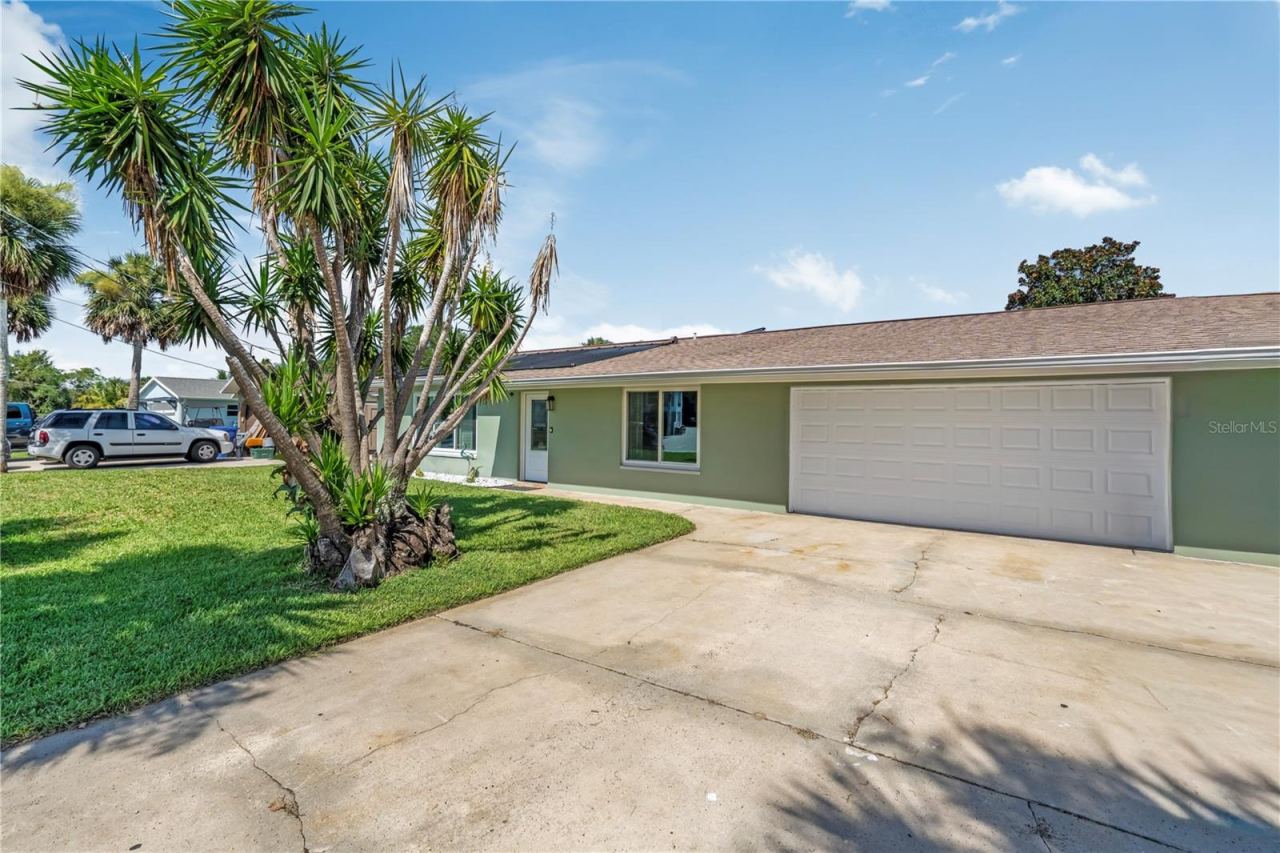 Photo 4 of 988 Shockney Dr, Ormond Beach, FL 32174