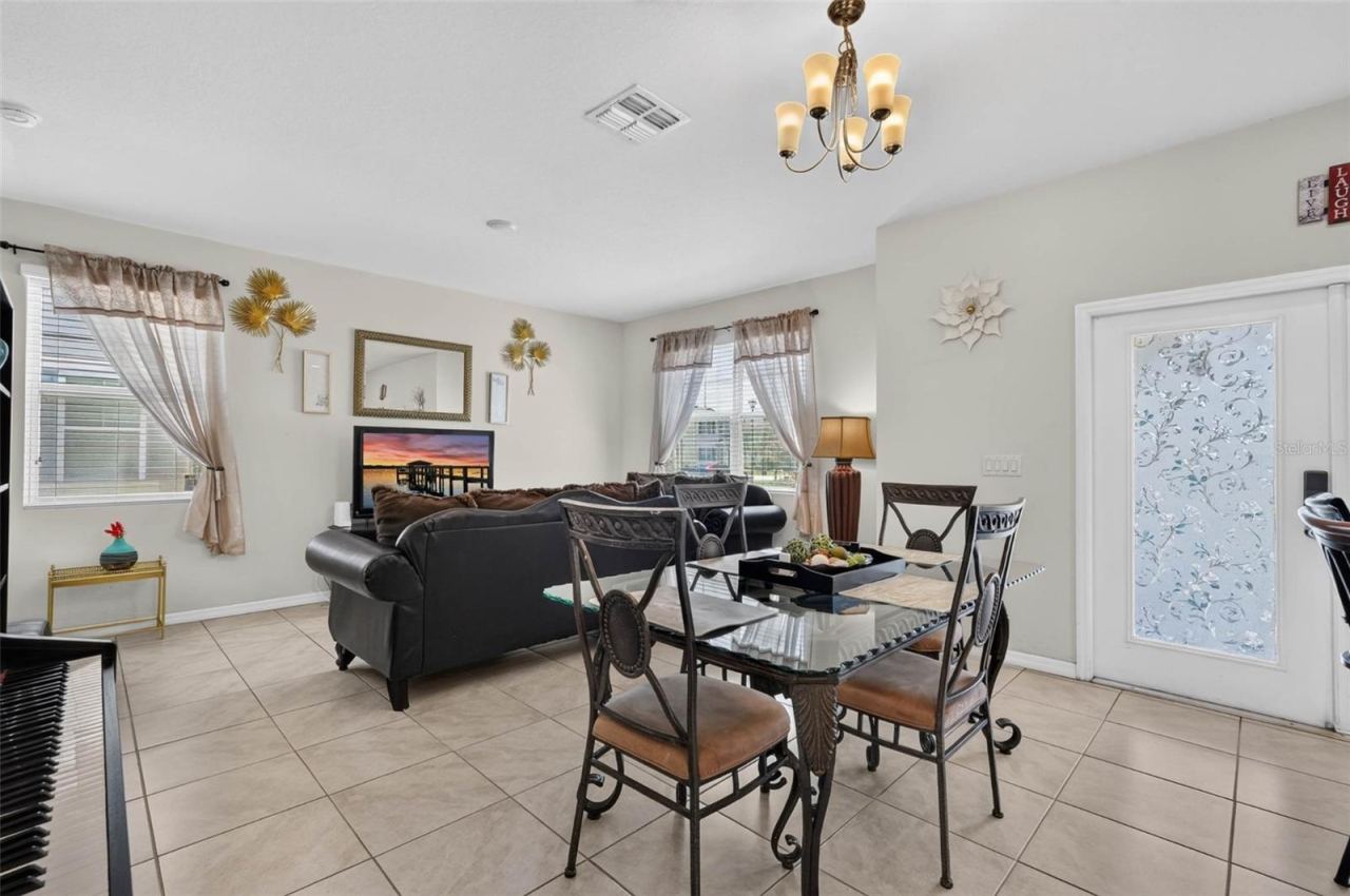 Photo 4 of 1655 Pham Dr, Port Orange, FL 32129