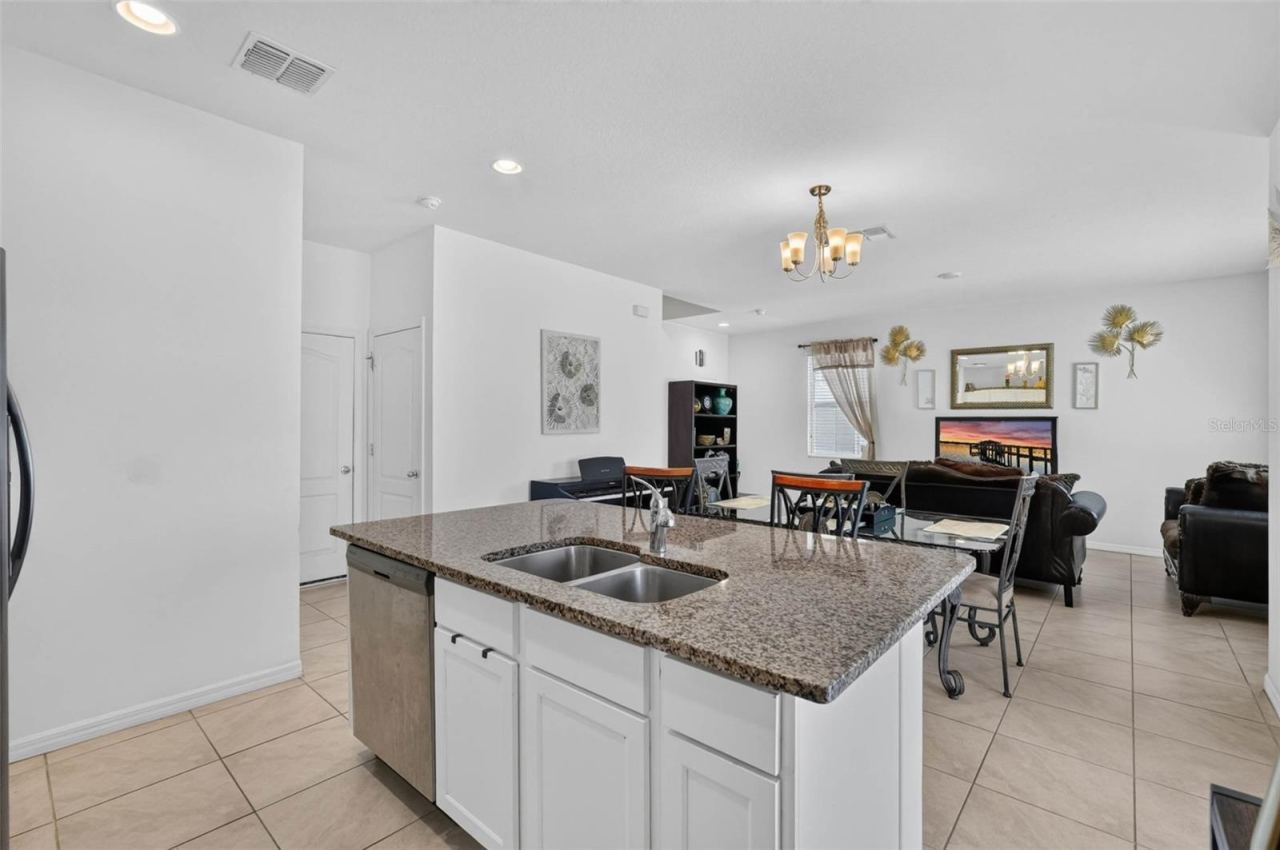 Photo 5 of 1655 Pham Dr, Port Orange, FL 32129