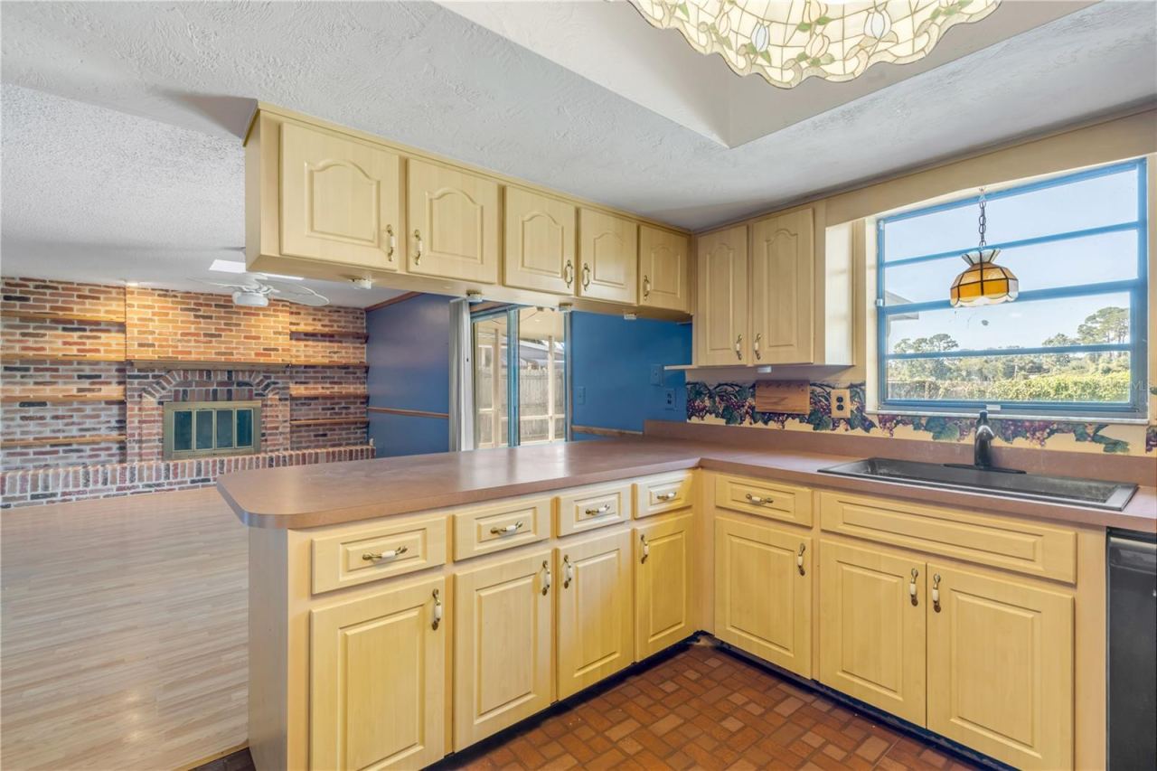 Photo 5 of 709 Tarry Town Trl, Port Orange, FL 32127